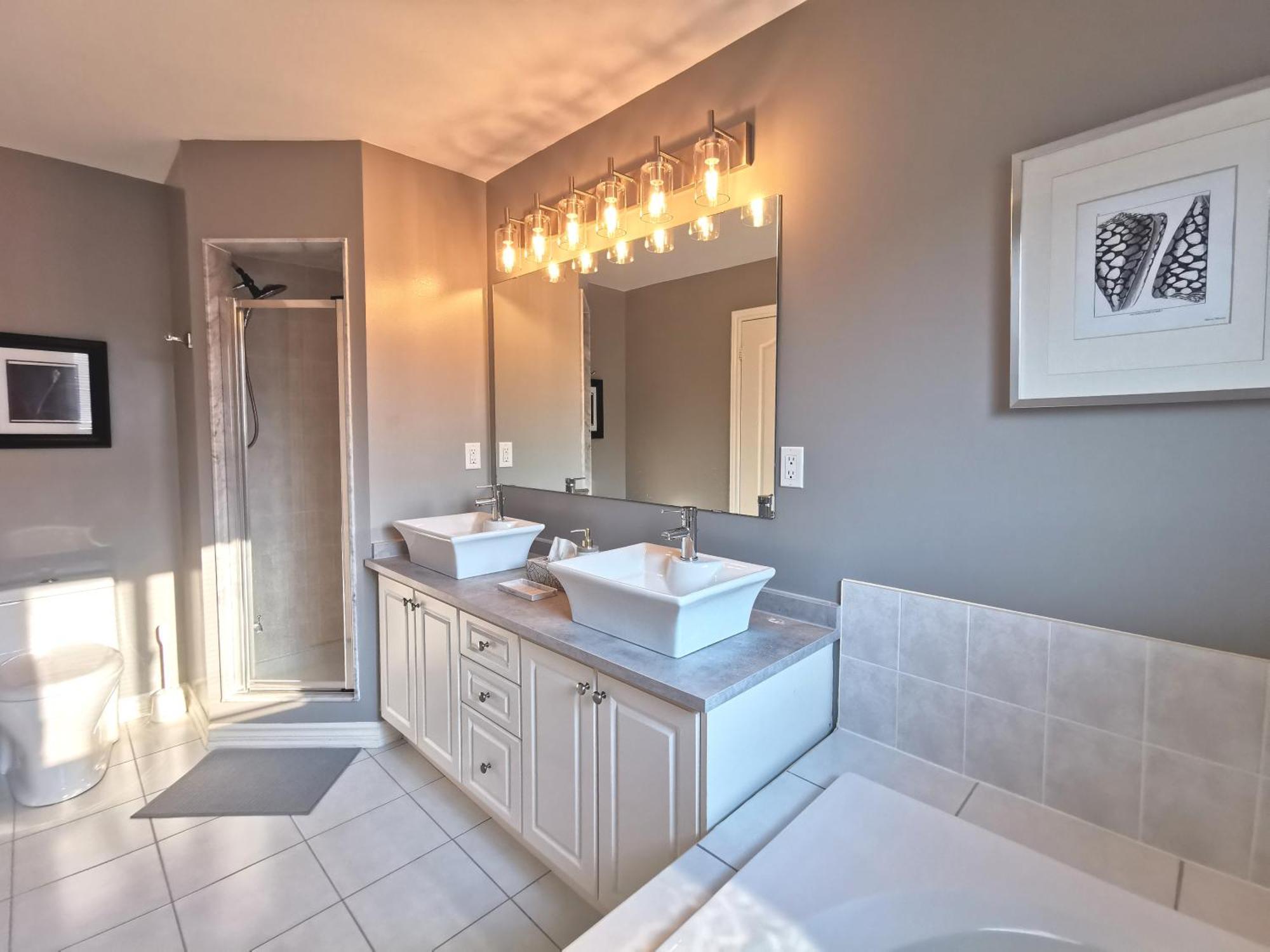4 Bedroom 3 Washroom Charming Home In Markham With Warm Cozy Vibe Exterior foto