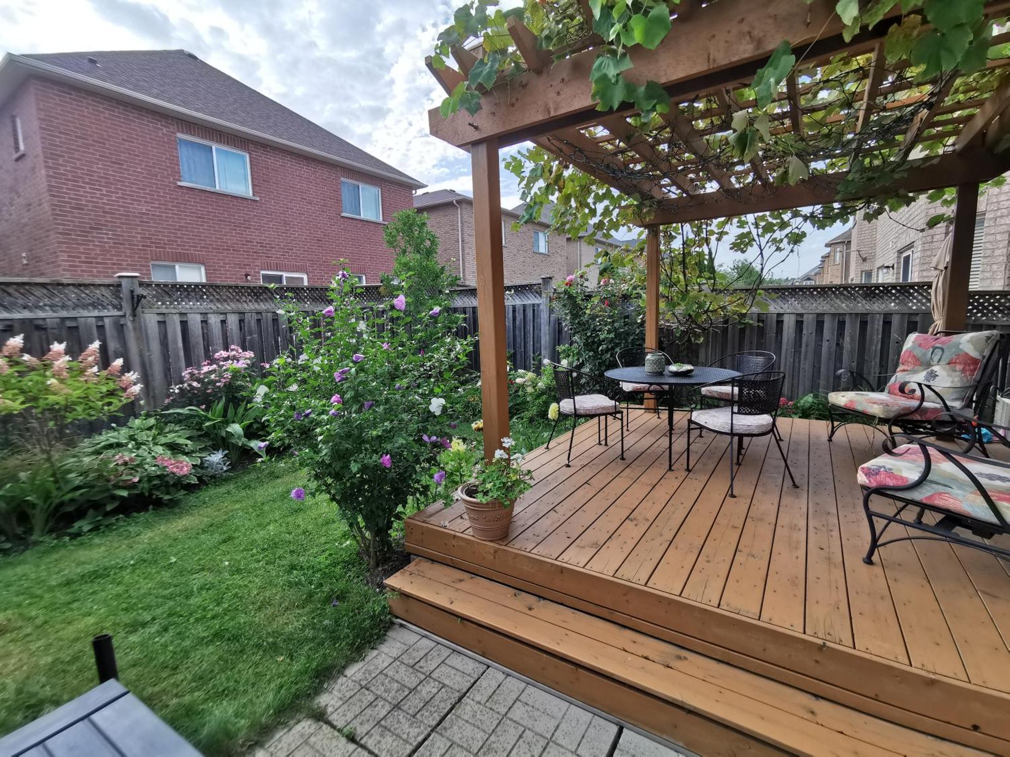 4 Bedroom 3 Washroom Charming Home In Markham With Warm Cozy Vibe Exterior foto